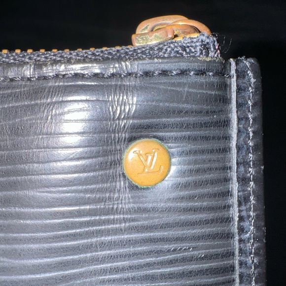 Louis Vuitton Black Epi Leather Keycles - Picture 3 of 8